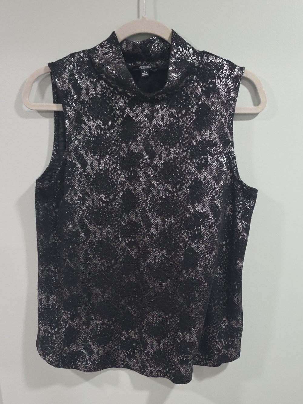Jones New York Black & Gray Snake Print Mock Neck Camisole